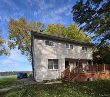 /international/us/12915-lake-point-pass-van-buren-twp-mi-110120511119/