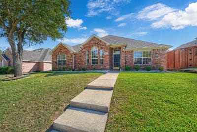 /international/us/5402-onset-bay-drive-rowlett-tx-110120456040/