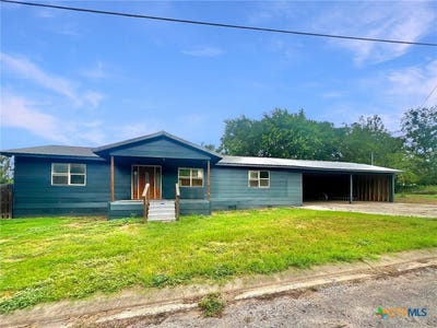 /international/us/2015-zint-street-gonzales-tx-110101260150/