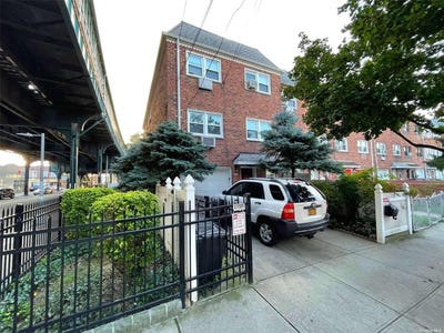 /international/us/103-80-103-street-ozone-park-ny-110097527680/