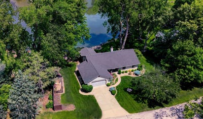 /international/us/1802-lake-shore-drive-mahomet-il-110108720216/