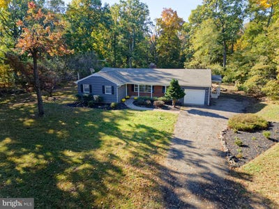 /international/us/151-allens-corner-road-flemington-nj-110120618332/