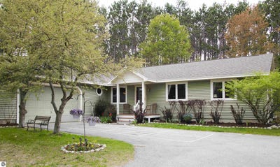 /international/us/10226-deerpath-north-traverse-city-mi-110099871573/