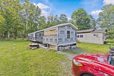 /international/us/2109-north-road-hinesburg-vt-110100774272/