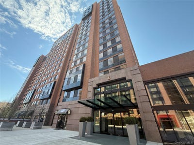 /international/us/4-martine-avenue-white-plains-ny-110107314527/