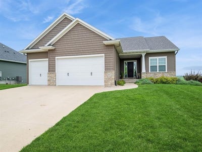 /international/us/405-ascot-lane-robins-ia-110101422584/