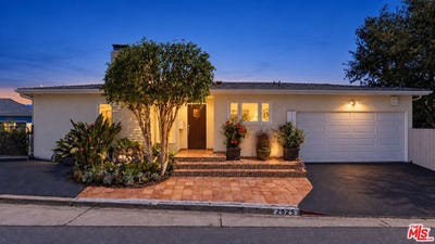/international/us/2525-ivanhoe-dr-los-angeles-ca-110110356676/