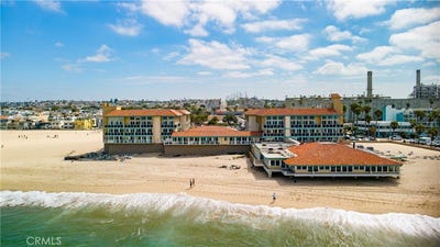 /international/us/211-yacht-club-way-redondo-beach-ca-110119564581/