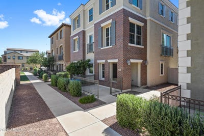 /international/us/2623-s-balsam-drive-gilbert-az-110108766906/