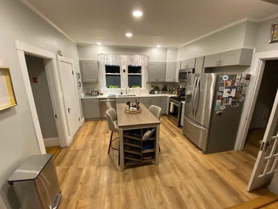 /international/us/15-maple-street-bangor-me-110108610293/