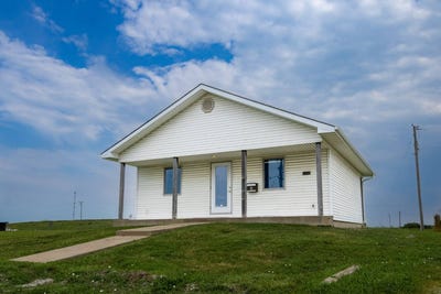 /international/us/108-hill-st-stewartsville-mo-110109786746/