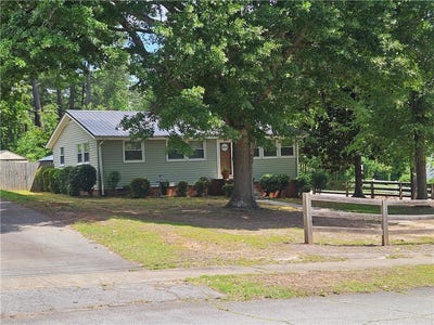 /international/us/505-e-a-avenue-easley-sc-110108471104/