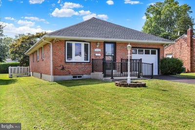 /international/us/1621-bradford-avenue-reading-pa-110101199354/