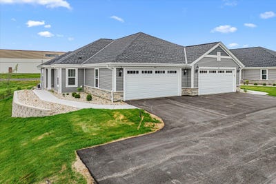 /international/us/520-hunter-oaks-blvd-watertown-wi-110107545854/