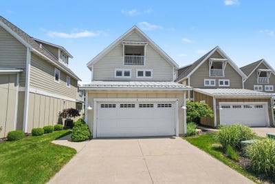 /international/us/920-w-savidge-street-spring-lake-mi-110104877012/