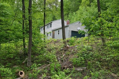 /international/us/347-ledgewood-lane-hinesburg-vt-110108496244/