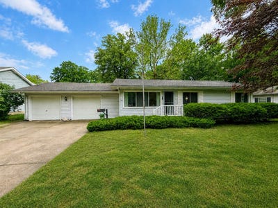 /international/us/435-w-main-street-arcola-il-110108663422/