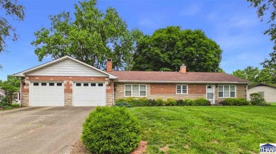/international/us/1635-s-3rd-street-clinton-in-110108490129/