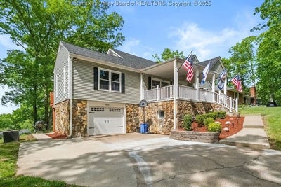 /international/us/901-evanwood-road-charleston-wv-110099066948/