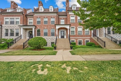 /international/us/15-north-street-woodstock-il-110108874538/