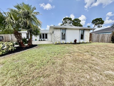 /international/us/118-nw-carmelite-street-port-saint-lucie-fl-110101395357/?lang=en