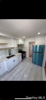 /international/us/6125-saunders-street-rego-park-ny-110108144747/