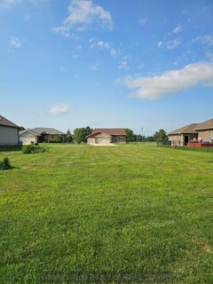 /international/us/2030-greenway-drive-aurora-ne-110106057989/