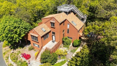 /international/us/99-rockledge-drive-north-falmouth-ma-110107078682/