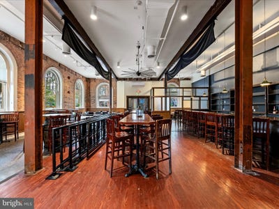 /international/us/100-n-loudoun-street-winchester-va-110102582021/