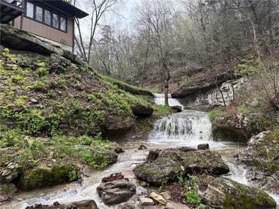 /international/us/148-county-road-155-eureka-springs-ar-110108440912/