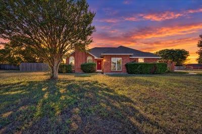 /international/us/3315-dasher-street-lancaster-tx-110120463367/