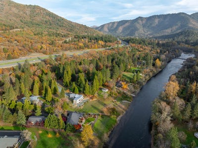 /international/us/5375-averill-drive-grants-pass-or-110107015477/