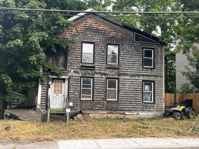 /international/us/20-voorhees-street-amsterdam-ny-110100561342/