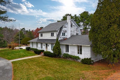 /international/us/210a-augusta-road-topsham-me-110109734931/