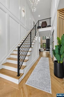 /international/us/424-ridgewood-avenue-paramus-nj-110107809119/