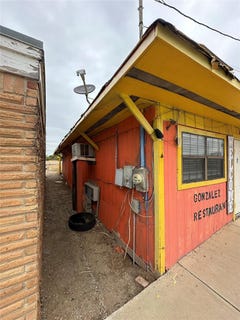 /international/us/1407-grand-ave-big-wells-tx-110100569535/