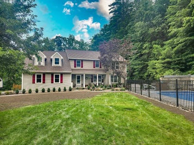 /international/us/22-south-greenfield-road-greenfield-center-ny-110098409796/