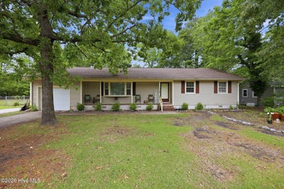 /international/us/109-bells-court-havelock-nc-110107482191/