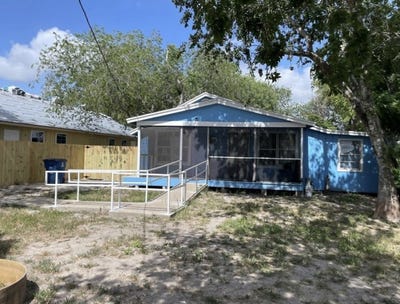 /international/us/516-sodville-street-sinton-tx-110103797965/
