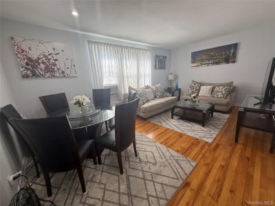 /international/us/42-winchester-avenue-yonkers-ny-110108568236/