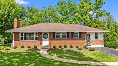 /international/us/147-maple-drive-madison-heights-va-110101456858/