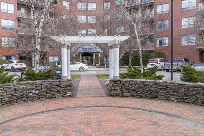/international/us/148-breakwater-drive-south-portland-me-110108142049/