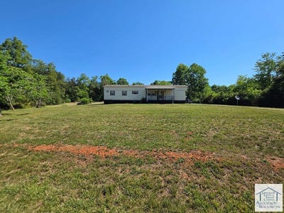 /international/us/369-glenview-dr-chatham-va-110108195812/