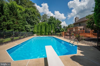 /international/us/305-e-bartram-lane-e-hockessin-de-110100882800/