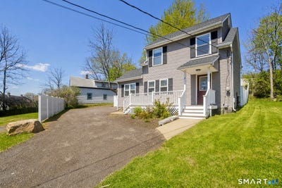 /international/us/17-center-street-stafford-ct-110107866798/