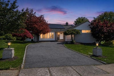 /international/us/32-brantwood-pl-clifton-city-nj-110108426414/