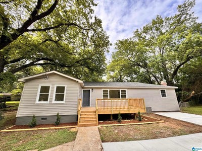 /international/us/2433-21st-street-hueytown-al-110100030527/