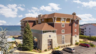 /international/us/1941-n-us-31-n-traverse-city-mi-110108034393/