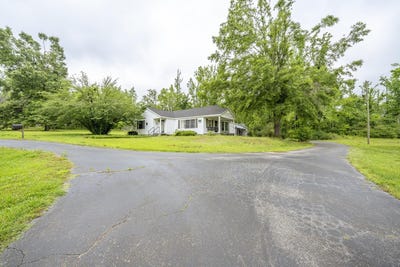 /international/us/2975-hwy-22-s-michie-tn-110108387407/