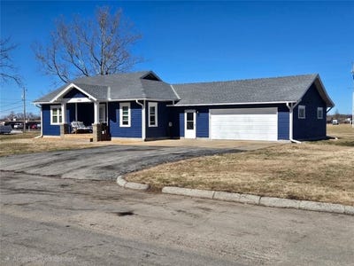 /international/us/1204-main-street-paola-ks-110107540965/